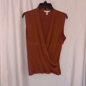 Theory Sleeveless Wrap Tank in Rust